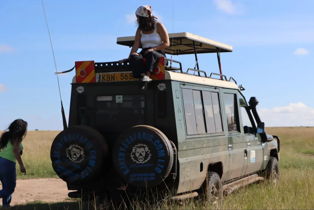 Kenya safari facts - Ajkenyasafaris.com land cruiser