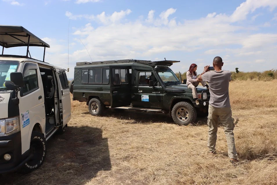 How much does a Kenya tour cost? - safari van and cruiser
