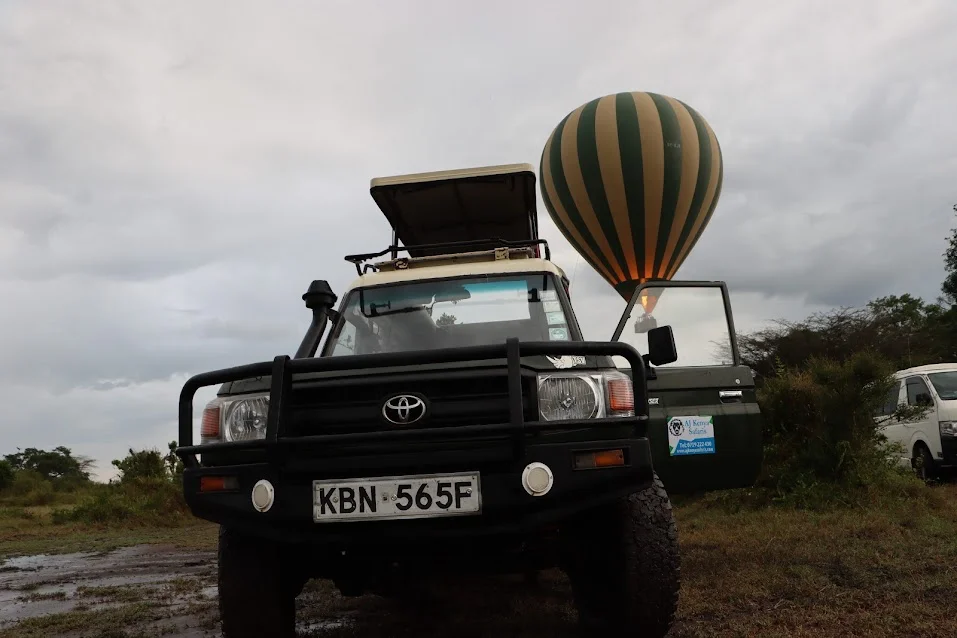Hot air balloon - safari land cruiser
