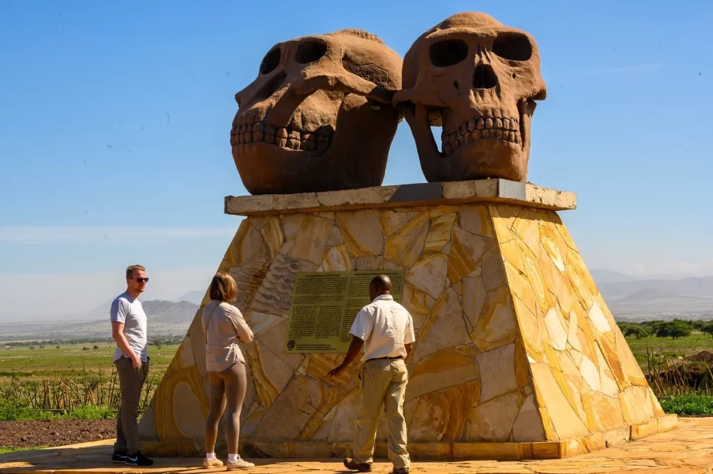 Olduvai Gorge - tourists