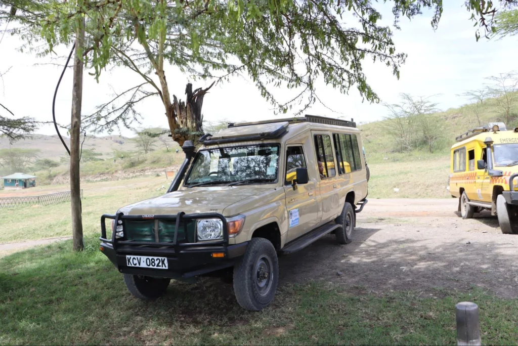 Budget safaris in Kenya - safari land cruiser