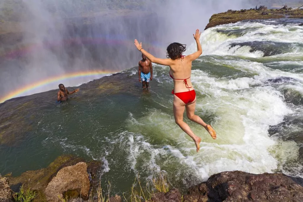 Victoria falls swimming time