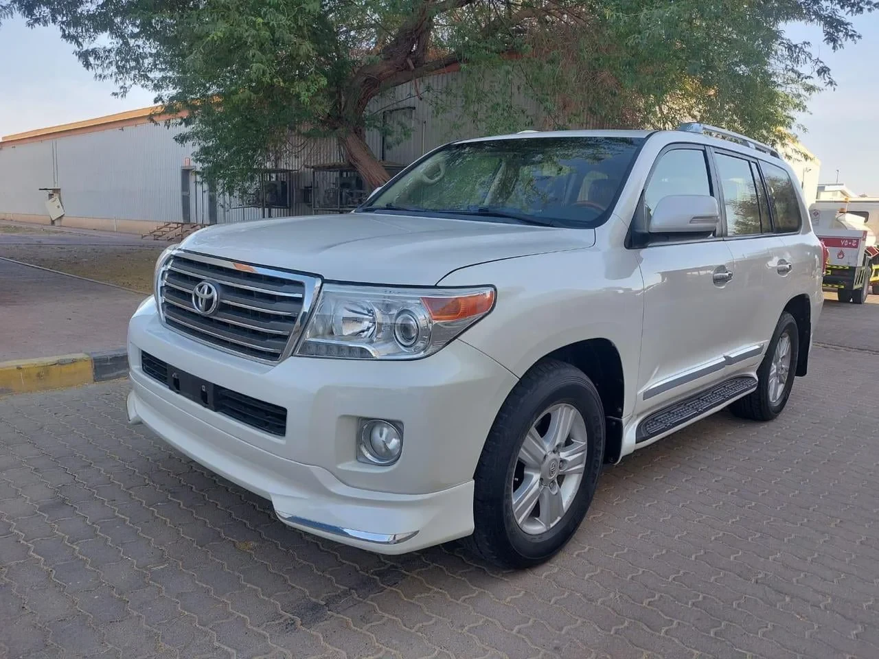 Chauffeured Land Cruiser for Hire in Embakasi