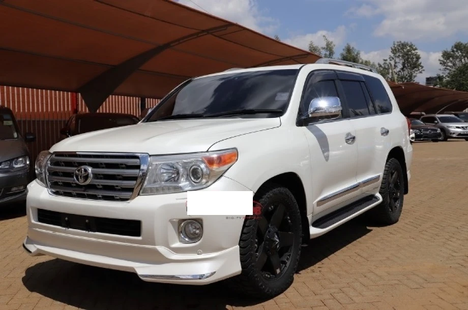 Land Cruiser for hire, self drive