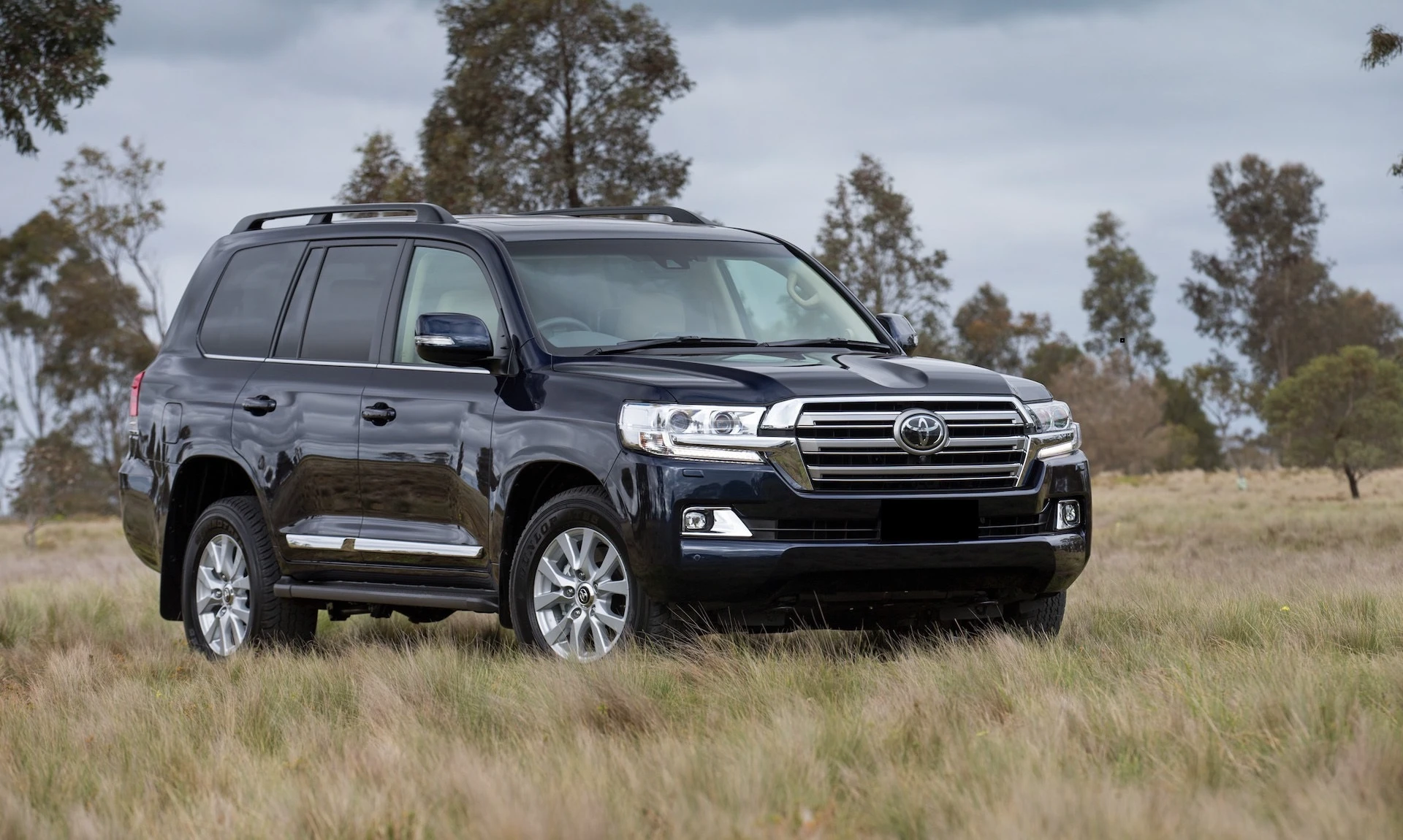 Land Cruiser V8 for hire in Kahawa- cheap prices car hire