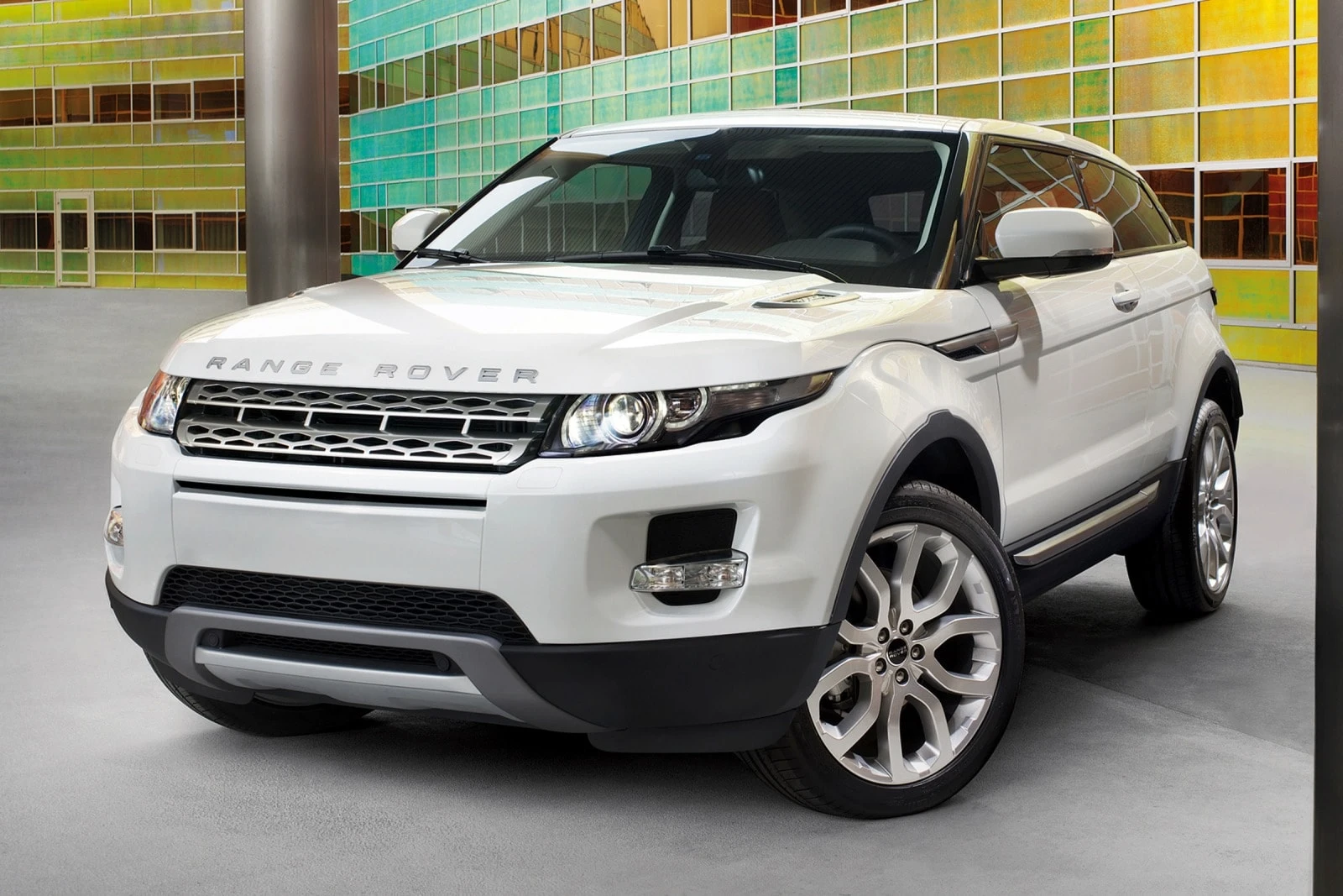 Range Rover Evoque rental price in Nairobi