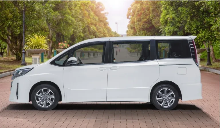 Toyota Noah for hire in JKIA