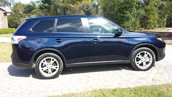 chauffeured Mitsubishi Outlander for hire