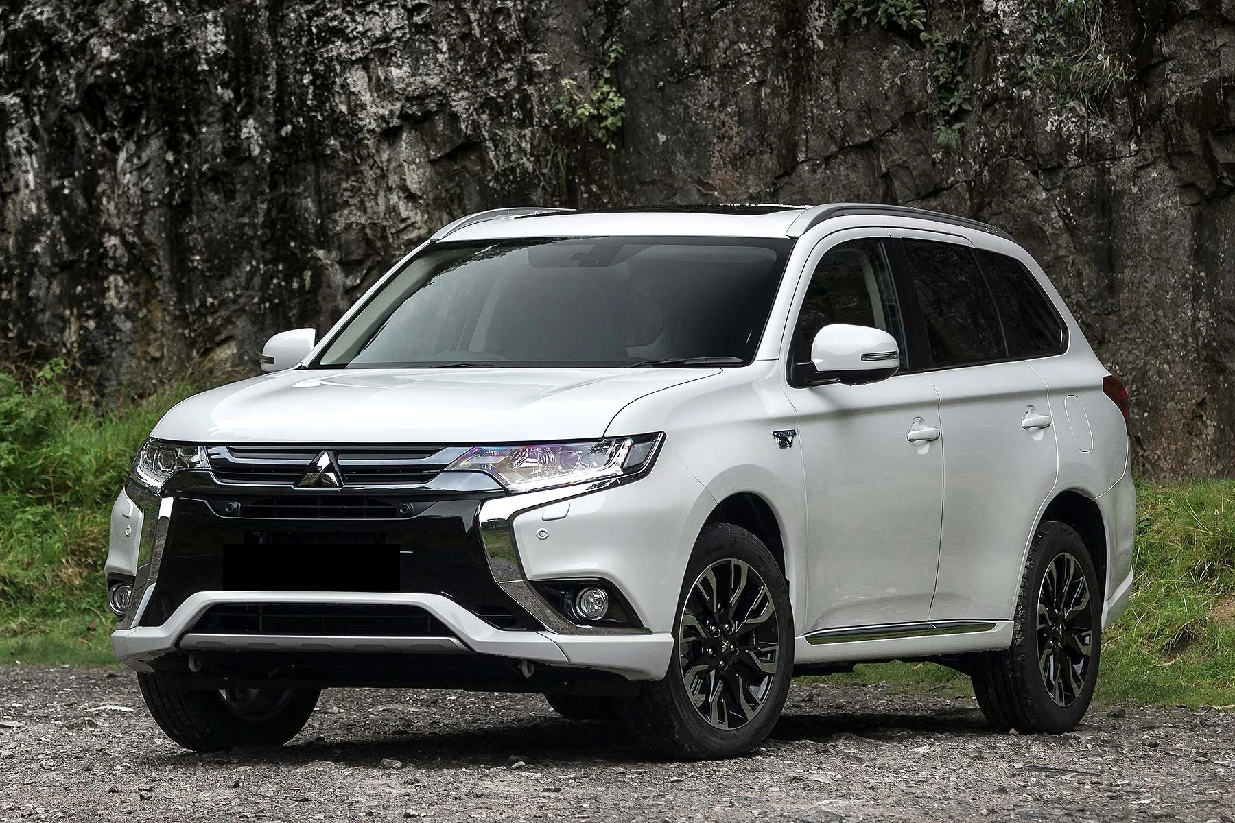 Mitsubishi Outlander hiring price in Mombasa