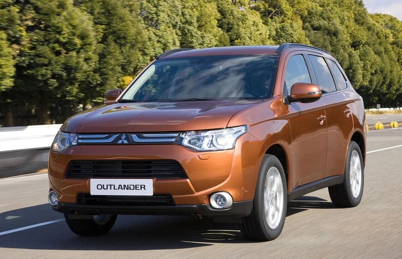 Chauffeured Mitsubishi Outlander for hire in Mombasa