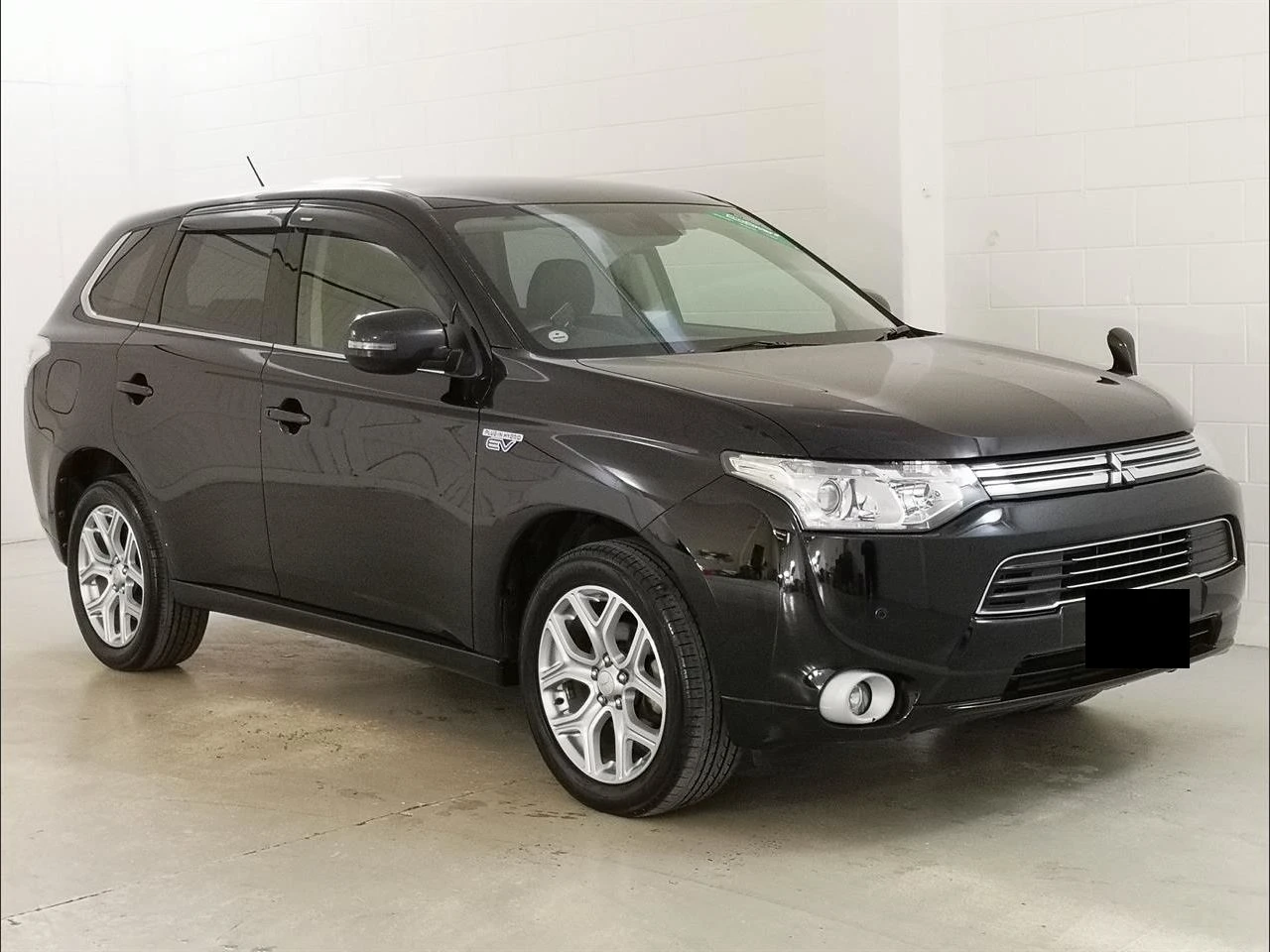 Mitsubishi Outlander car rent in kenya