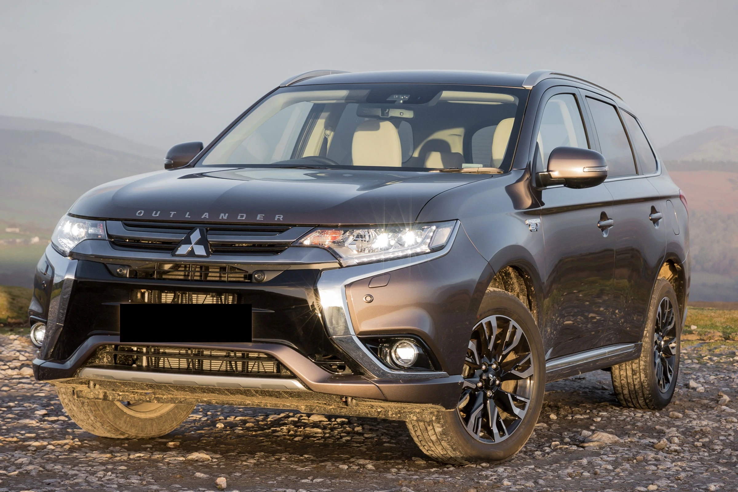 Mitsubishi outlander for hire in JKIA