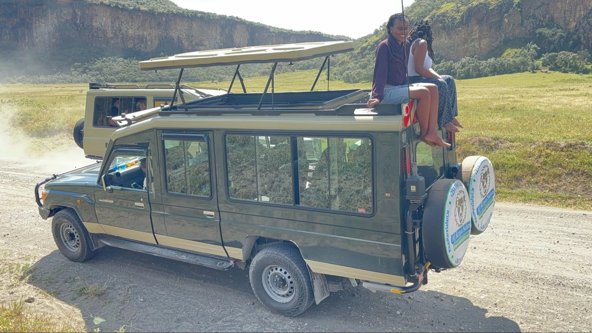 Booking safari in Kenya - safari land cruiser