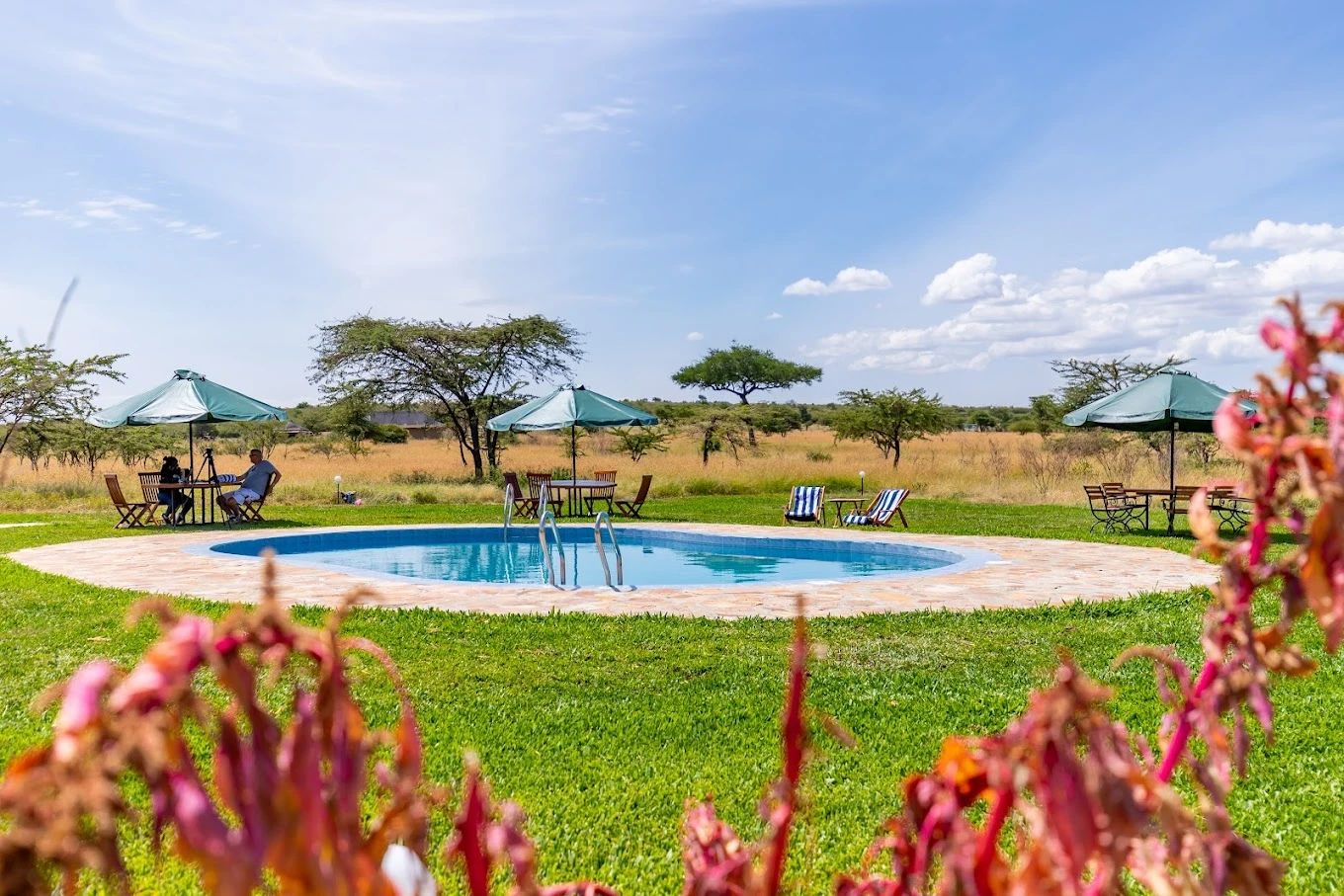 Mtito safari camp - swimming pool