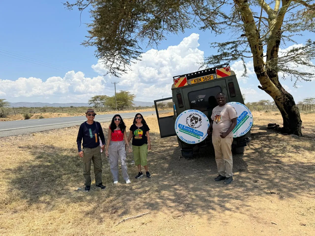 Safari serengeti tanzania tour - safari vehicle